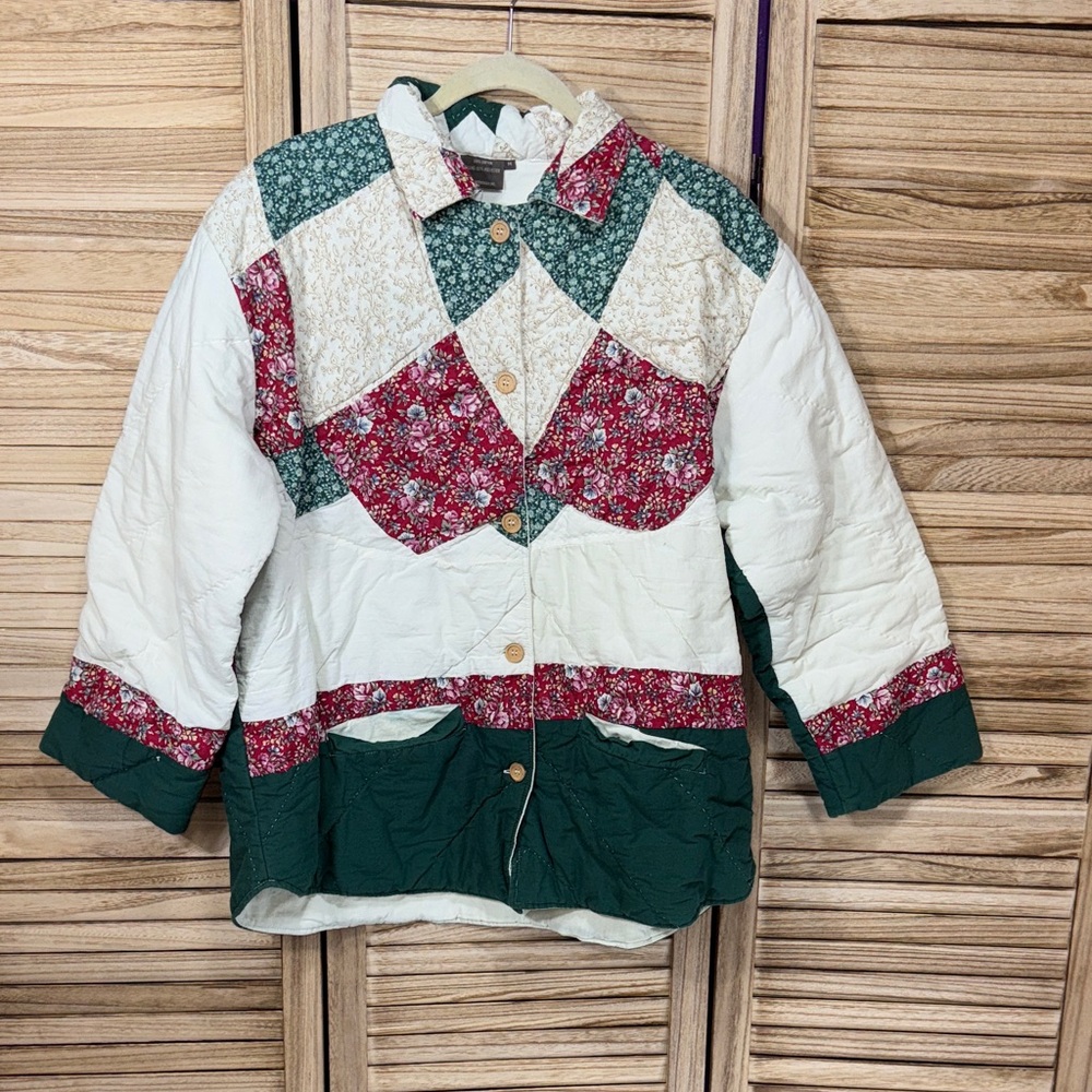 Patchwork Quilted Jacket with Floral Patterns Green White Red Pink Vintage M - Picture 2 of 11